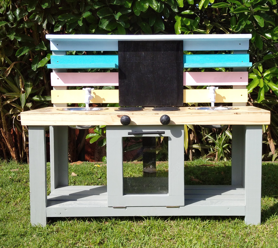 Mud Kitchen Rainbow