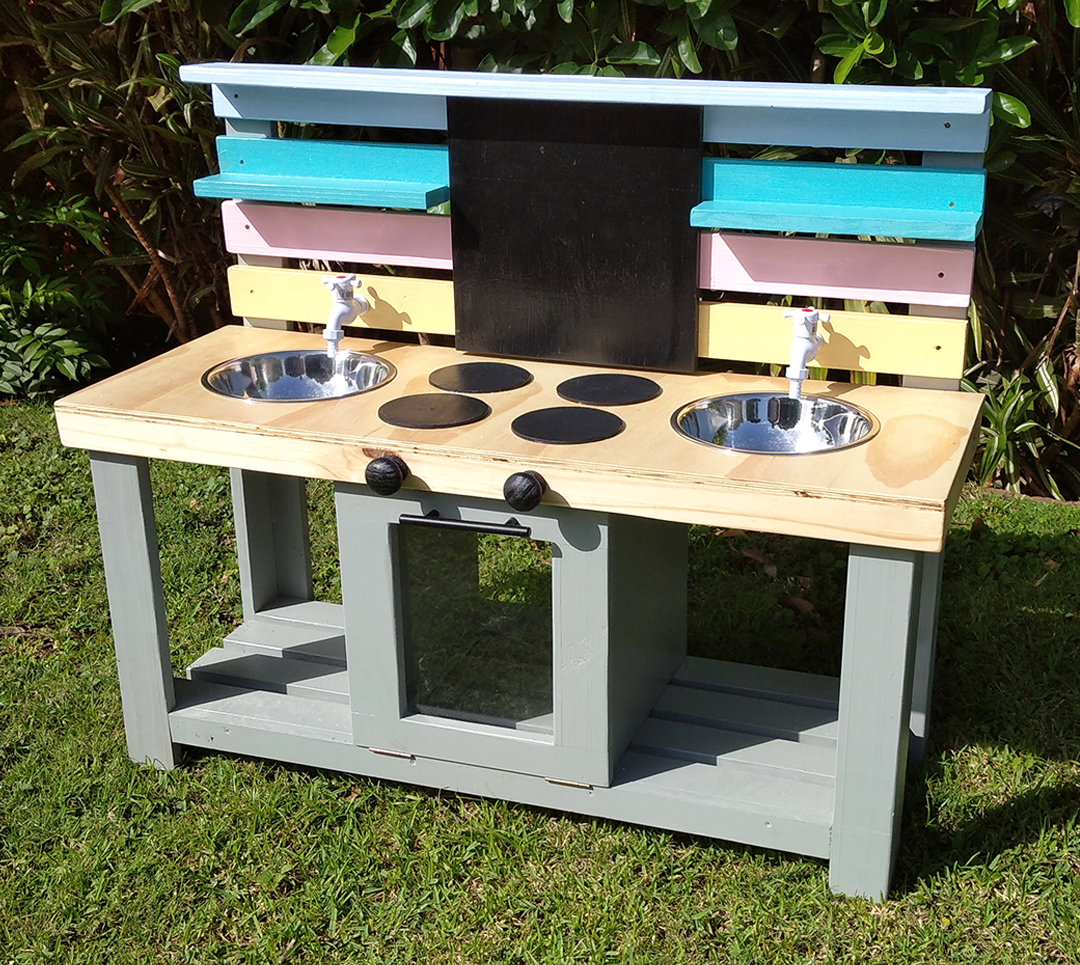 Mud Kitchen Rainbow