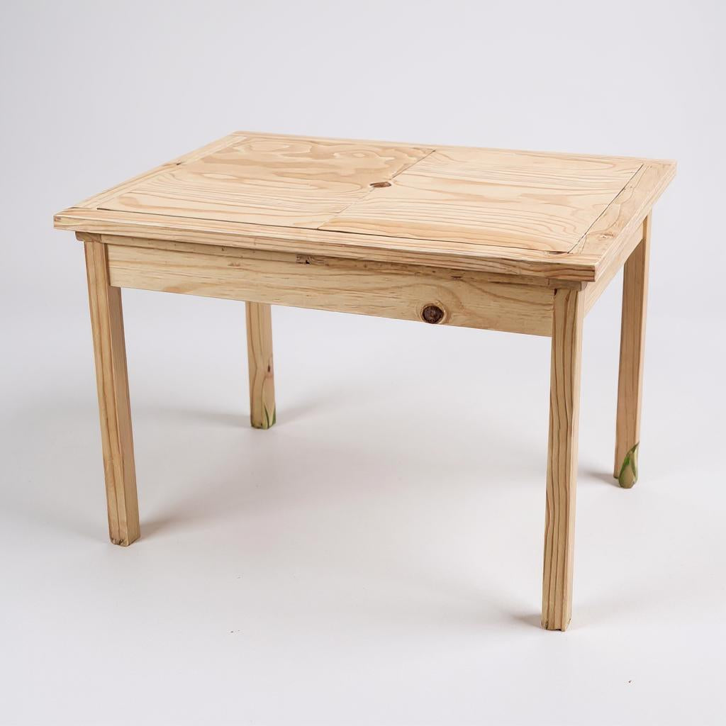 Sensory Table with Lid with chairs