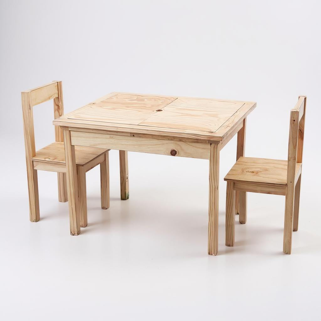 Sensory Table with Lid with chairs