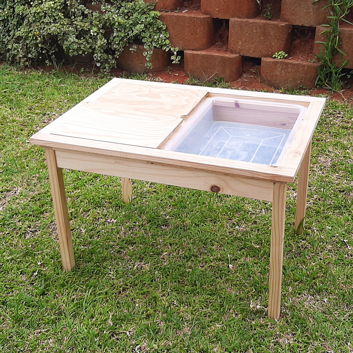 Sensory Table with Lid