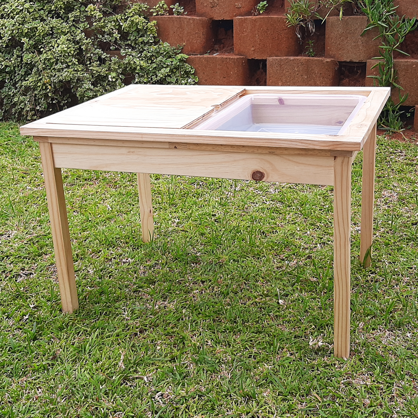 Sensory Table with Lid