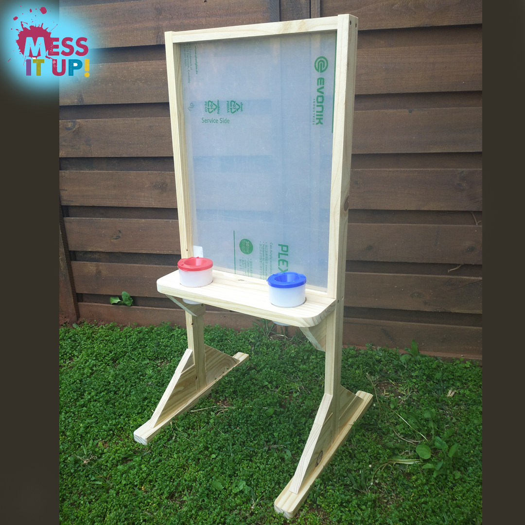 Acrylic Easel with paint pots - Mess It Up Kids