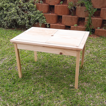 Sensory Table with Lid with chairs