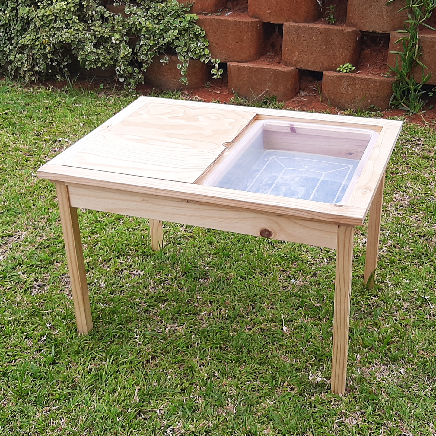 Black Friday - Sensory Table with Lid