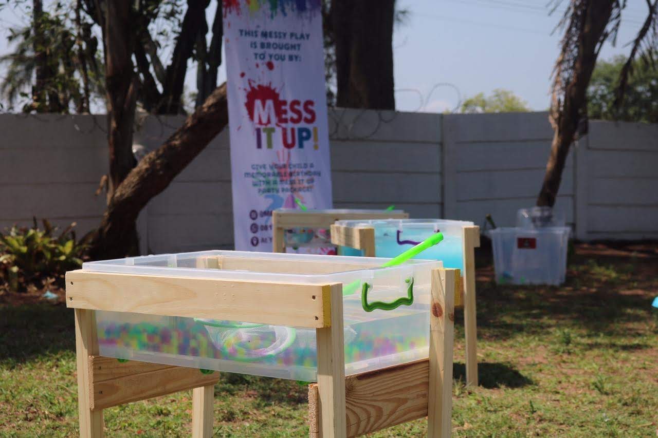 Water & Sand Sensory Table - Mess It Up Kids