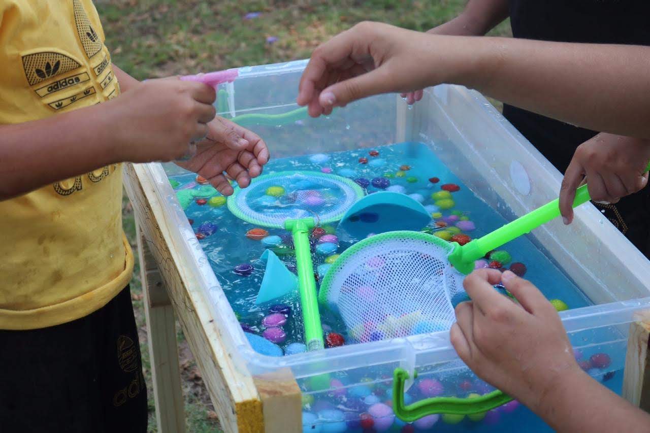 Water & Sand Sensory Table - Mess It Up Kids