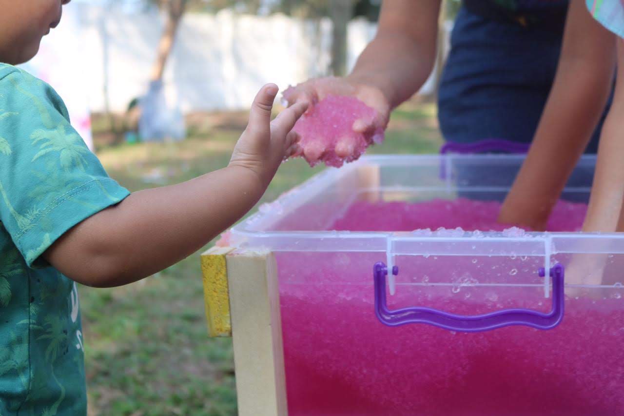 Water & Sand Sensory Table - Mess It Up Kids