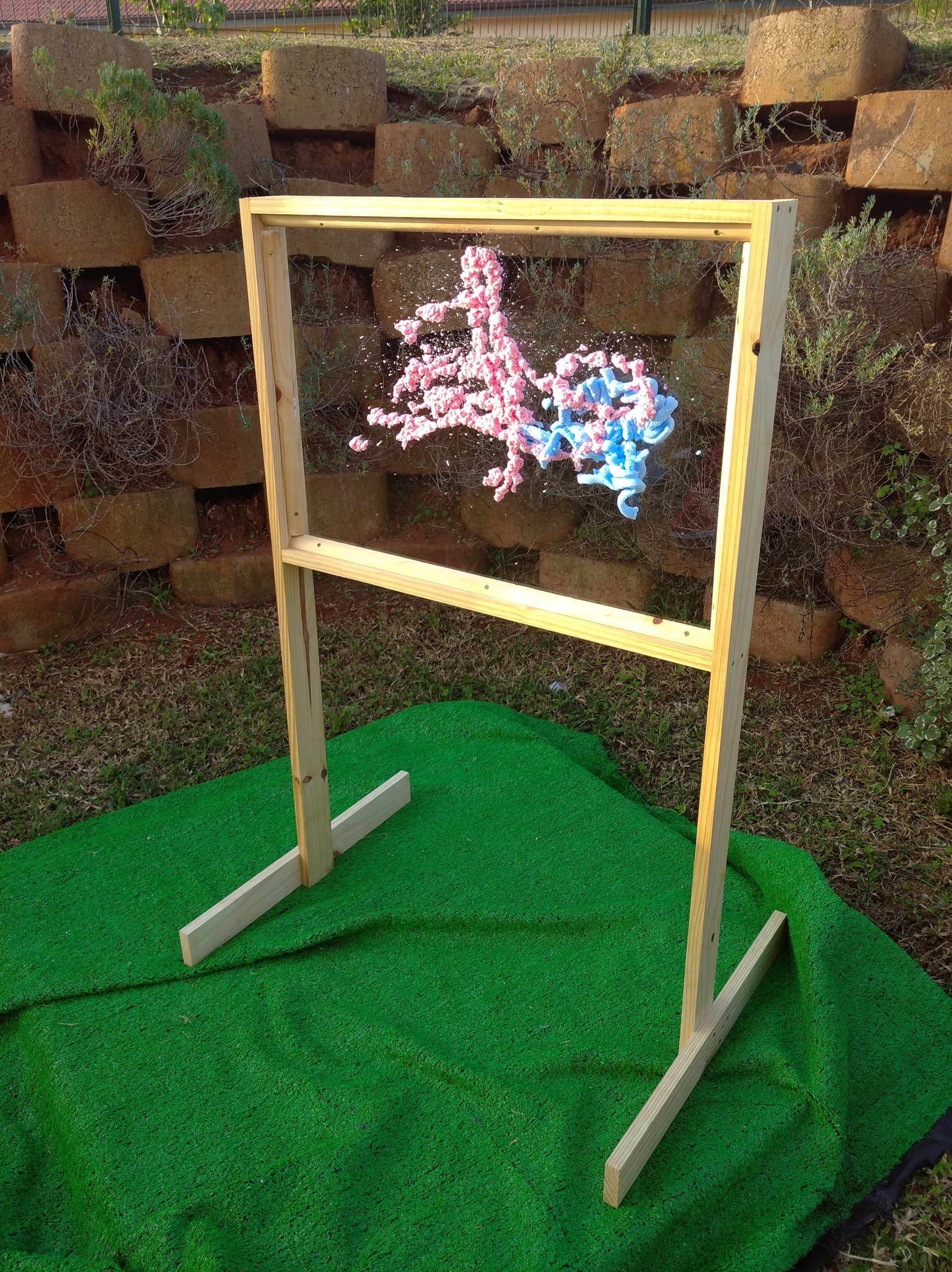 Acrylic Easel - Large - Mess It Up Kids